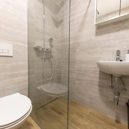 Appartement House Niko T With 6 *