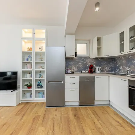 Appartement House Niko T With 6 *