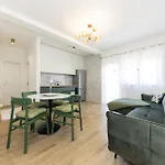 House Niko T With 6 Appartement Split