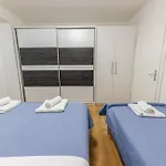Appartement House Niko T With 6