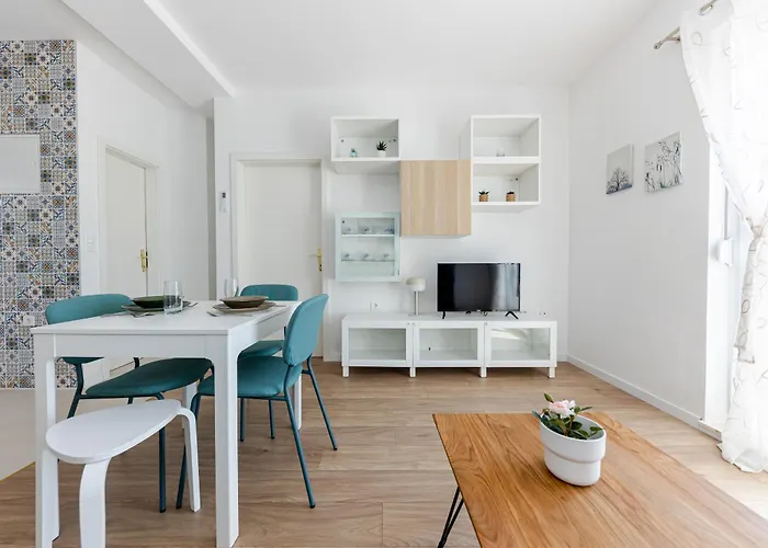 House Niko T With 6 سبليت