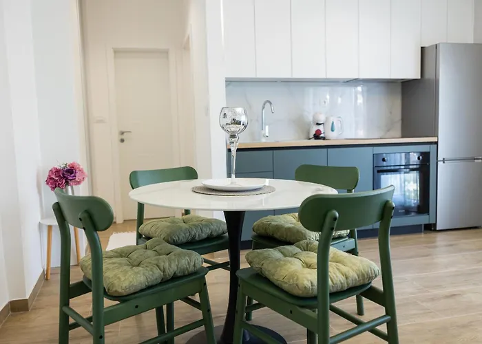 House Niko T With 6 شقة *