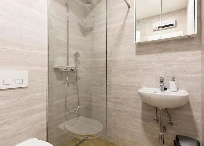 House Niko T With 6 * سبليت