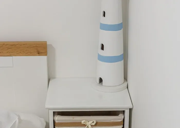 House Niko T With 6 شقة سبليت