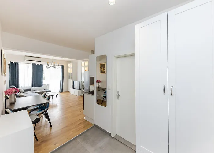 House Niko T With 6 * سبليت